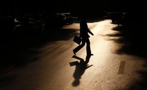 政审出乌龙，江西一高考生收到录取通知书却“无学可上”