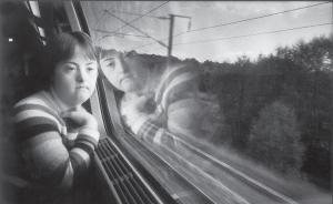 《有我，你別怕》：馬克·呂布鏡頭下的女兒
