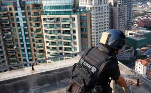 徐州一米八壯漢刀捅協(xié)警致一死一傷，疑似精神病人攜兇器在逃