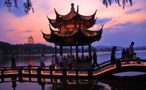 B20峰會(huì)送嘉賓絲巾：靈感來(lái)自“蝶戀花”等元素，長(zhǎng)啥樣？