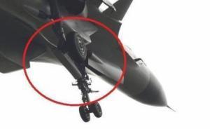 弹射版歼-15舰载机疑曝光，专家：或与电磁弹射技术有关