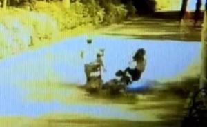 广西女子骑电动车遭踹飞受重伤，嫌犯被抓称因心情不佳泄愤