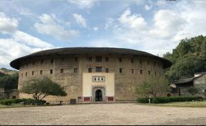 福建永定土樓5A景區(qū)被警告后：整改見成效，村民安置是難題