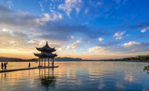 經(jīng)國(guó)務(wù)院批準(zhǔn)、浙江省政府批復(fù)同意，杭州市政府遷址