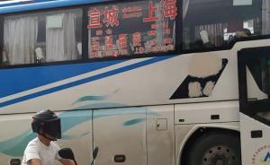 上海一路口成長途汽車站點：“黃牛”路邊拉客，乘客沖隔離帶
