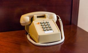 違規(guī)補(bǔ)課舉報(bào)電話上班時(shí)無(wú)人接，江蘇教育廳：不可能一直有人