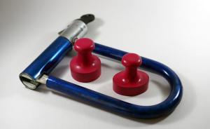 政知局微信：“老紀檢”受賄1.2億元，被列“燈下黑”典型