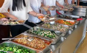 西安機(jī)關(guān)食堂2元一盤(pán)菜有人剩半，高校食堂普遍“光盤(pán)”