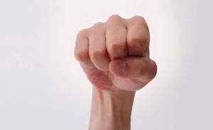 爭(zhēng)議中的職業(yè)打假人：新消法來(lái)了，我是不是該安靜地走開？