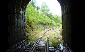 云南大臨鐵路云縣段隧道出口“冒頂” 6人被困，救援正進(jìn)行