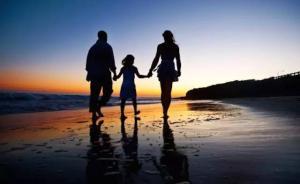 中國(guó)教育報(bào)：父母正在“淪”為助教，我們需要新家庭教育觀