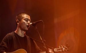 音樂(lè)人蘇陽(yáng):像草一樣歌唱