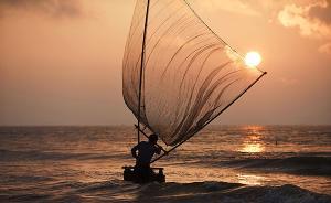 偵辦網(wǎng)絡(luò)詐騙案民警接到詐騙電話：騙子倒貼50元話費