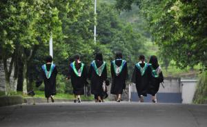 中國(guó)青年報(bào)刊文：大學(xué)“學(xué)霸班”過(guò)早限制了學(xué)生發(fā)展的可能性