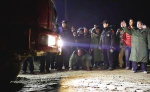 视频｜河北坠井男童救援结束后，爷爷磕头跪谢撤离现场救援车