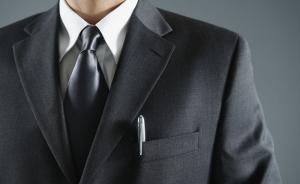 高?！罢倜薄?，更要徹底清除依附于行政級(jí)別之上的種種積弊