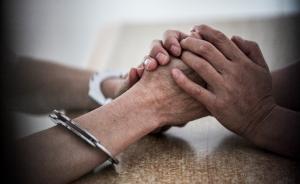 男子追小偷拉扯中致小偷倒地死亡，涉過失致死被移送審查起訴