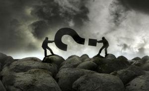 南阳公安回应抢开罚单：无罚款指标，两名警员暂停止执行职务