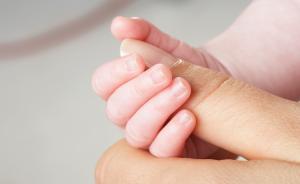 光明網(wǎng)評(píng)六千新生兒視頻流出：打破個(gè)人信息保護(hù)“破窗效應(yīng)”