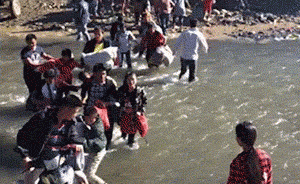 澎湃新闻探访入境避难缅甸边民：有饭吃，有衣穿，安全有保障