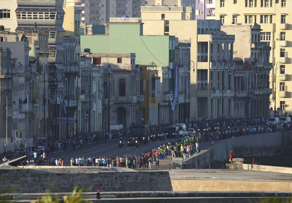 2016-11-30T142143Z_1317181353_HT1ECBU13VMLL_RTRMADP_3_CUBA-CASTRO