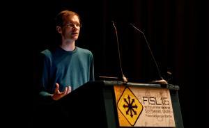 對(duì)話美國差評(píng)哥：常給差評(píng)首遭騷擾，給插座差評(píng)無關(guān)中國制造