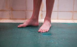 中青报刊文谈“裸贷”：似乎暗示罪恶找到新途径，在校园泛滥