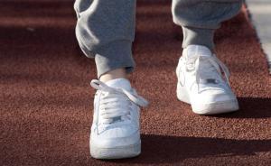 河南初二女生5∶20起床跑操倒地身亡，学校称作息时间合理