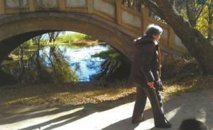 90歲老太旅游返程登機(jī)遭拒，機(jī)長稱老人須出示健康證明