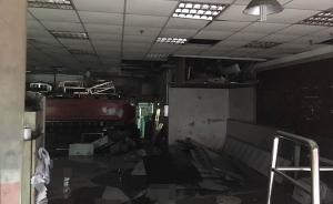 上海一門店板材傾壓4人死亡，“抽鋼板時貨架鋼板全滑落”