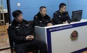 新疆交警街頭例行檢查抓獲潛逃26年命案兇犯