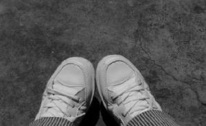 河北五旬男子被指代課時以背課文為由撫摸女童身體，已被抓