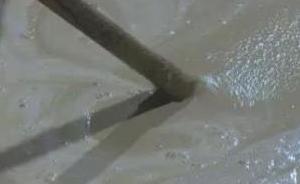 湖南湘潭回应“泥浆灌猪”：其实是统糠加水，无毒不影响猪肉