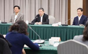 杨雄：要把群众普遍关心的问题放到优先解决的位置上来