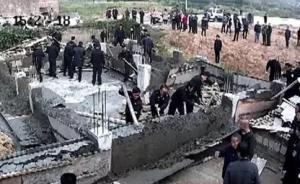 江西一农民合法在建房遭多名城管强拆，执法队长称权大于法