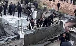 农民在建房遭强拆，官员称权大于法