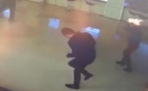 吉林女子办离婚大厅内疑被男方点燃头部，嫌疑人逃逸已超一周