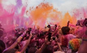 时隔一年彩色跑回来啦！这次的粉末不易燃，对人体无害