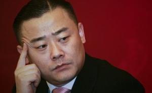 周立波在纽约被传讯细节：因车行异常、开车打手机被警察拦下