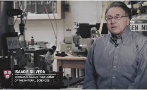 用超級(jí)高壓，哈佛科學(xué)家造出地球有史以來(lái)的第一個(gè)金屬氫樣本