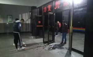 江西農(nóng)大考研學(xué)生提前4天到校，占座大軍擠爆教學(xué)樓玻璃門