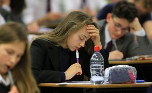 英倫奶爸｜帶女兒考高中：英國高中很大程度上相當于大學預科