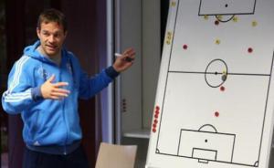 U19國青又請了個菜鳥洋帥，足協(xié)糾結(jié)一年居然選個“講師”