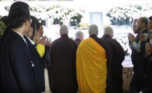 臺(tái)灣游覽車(chē)事故追悼會(huì)：人生回不去，唯愿此痛不再有