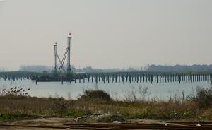 湖北一公司被指在保護(hù)湖泊內(nèi)建光伏發(fā)電，官方：已發(fā)停工通知