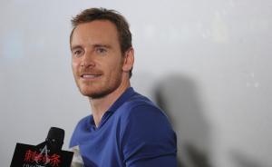 “一美”和女友都掉水里，“法鲨”会先救谁