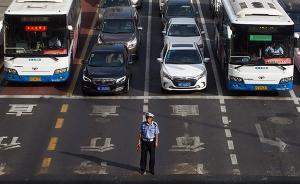 上海警方開(kāi)百個(gè)宣講點(diǎn)普及新道交條例，去外賣(mài)公司現(xiàn)場(chǎng)答疑