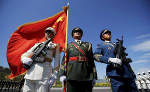 三军仪仗队请父母检阅：老爸您辛苦了