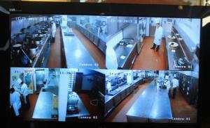 上海2000余家餐厅试点“明厨亮灶”：切换直播后厨区域