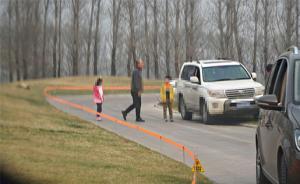央視評游客在猛獸區(qū)下車：老虎不是吃素的，規(guī)則更不能吃素！